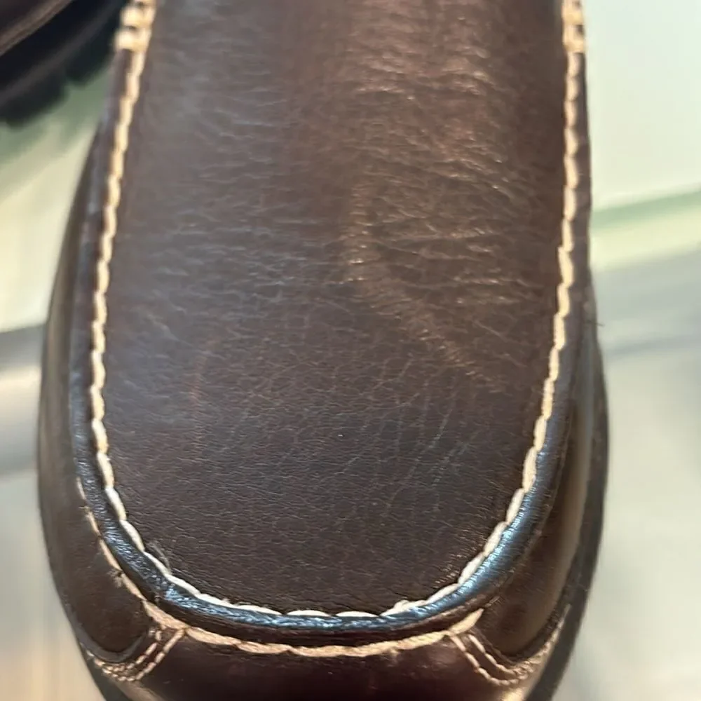 Rockport new loafers chocolate brown 9 scratches on top of right shoe see pictur